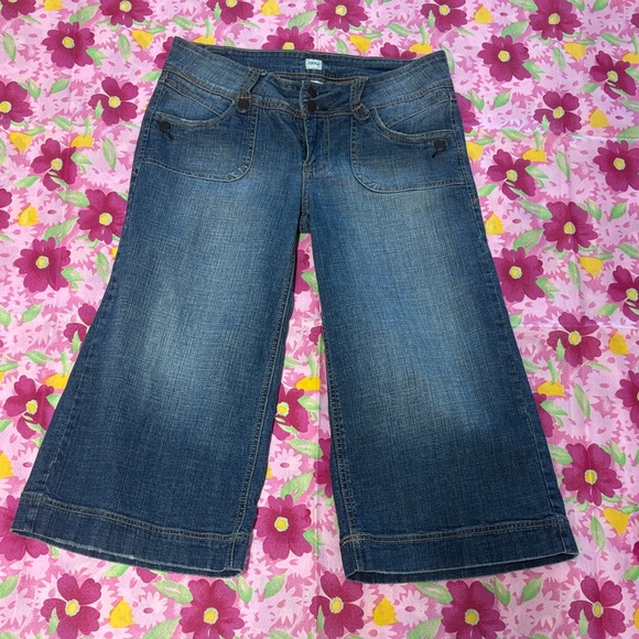 H2O Pants - Classic Wide-Leg Women’s short Jeans - Dark Blue